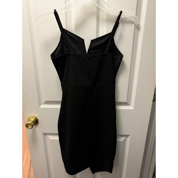 Formal dress - Picture 1 of 2